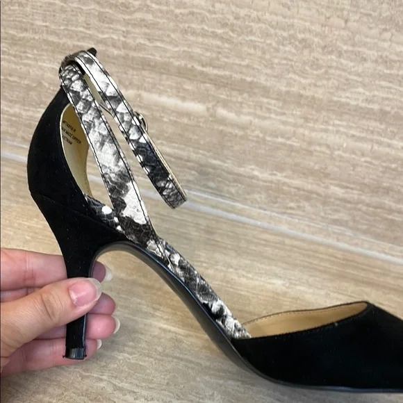 MARC FISHER UEC Size 7.5 Elegant Black Gray Women's Heels Suede Snakeskin - Picture 8 of 10